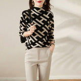 Maeve Pullover in Schwarz und Weiß für Damen – Eleganter, weicher Pullover mit modernem, femininen Schnitt