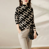 Maeve Pullover in Schwarz und Weiß für Damen – Eleganter, weicher Pullover mit modernem, femininen Schnitt