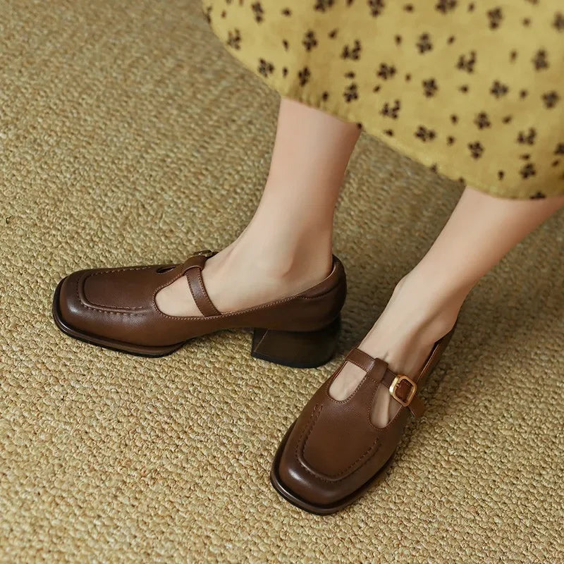 Emilia – vintage-stiilis T-rihmaga kingad