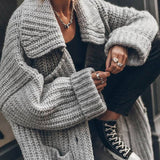 Marlene | Damen Oversized Grobstrick-Cardigan mit Revers und Knöpfen